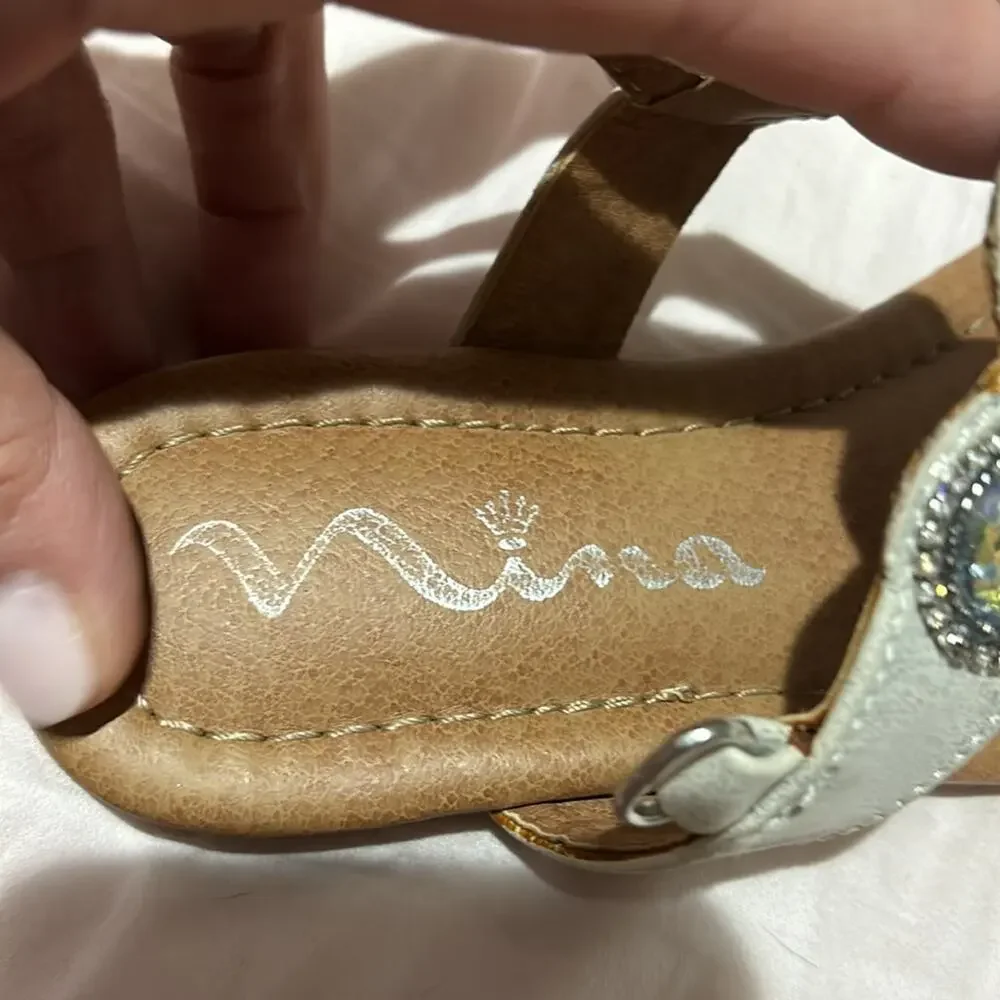Elegant Nina 1 Silver Bejeweled Sandals tan soles glimmer bling on top euc